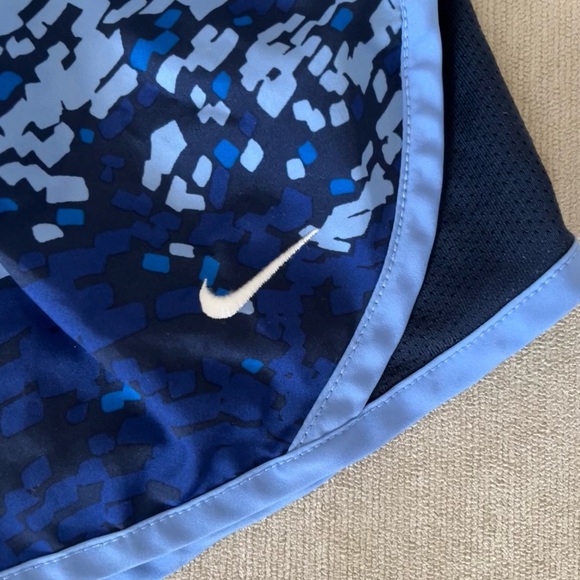 Nike Kids XL Blue/Navy/White Tempo Running Shorts - Picture 4 of 6